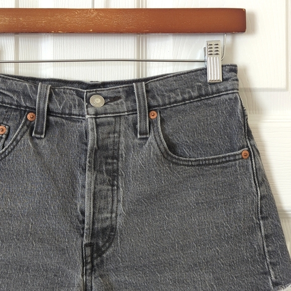 Levi's Premium 501 Classic High Rise Cut Off Raw Hem Button Fly Jean Shorts 25 - Picture 2 of 13